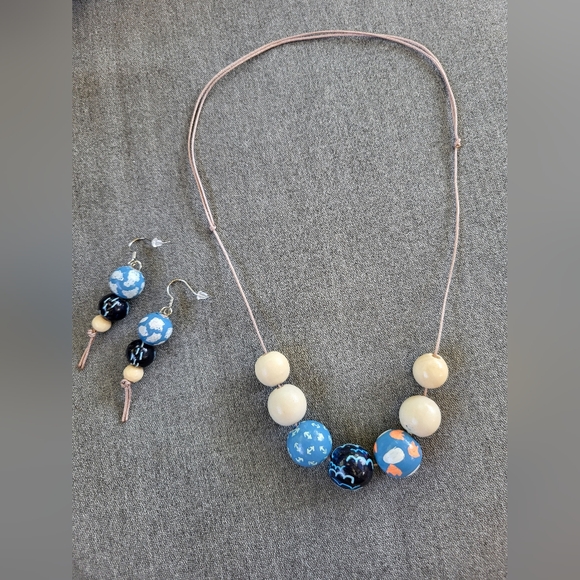 New handmade Necklace and earrings set - Picture 2 of 8